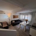Cozy Apartment Up To 6 Persons 3 Min To Metro