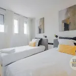 Deluxe Interior Design En La Plaza De Chueca