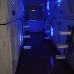 Min Hostel Capsules