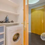 Sutil Elegancia Para 3, En Plaza De Chueca
