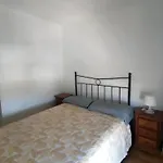Calido Apartamento Con Piscina Y Garaje