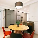 Best Apartment With 3-Bedroom In Madrid