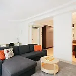 Best Apartment With 3-Bedroom In Madrid
