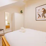 Vive Un Ambiente Unico Para 8 En Santa Ana 6