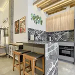 Beautiful Apartment In The Center Surrounded By Parks