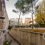 Confort Con Parking Para 3, Vive La Latina