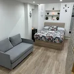 Estudio Acogedor Y Moderno