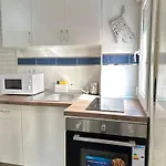 Estudio Acogedor Y Moderno