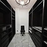 Casa Completa De Lujo Con Jardin Y Piscina Compartida