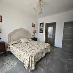 Casa Completa De Lujo Con Jardin Y Piscina Compartida
