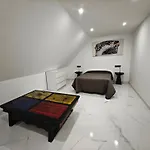 Complete Luxury House With Garden