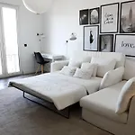 Casas Blue Ocean Gran Via Madrid