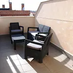 Apartamentos El Capricho De Madrid