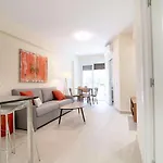 Beautiful Apartment next to Santiago Bernabeu