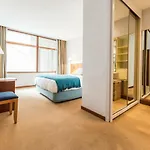 Chic Rentals Eurobuilding