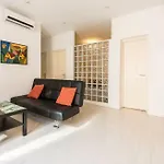 Cozy Apartment For Couples In The Heart Of Madrid