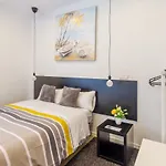 Ayz Javier Cabrini - Auto Check-In Property