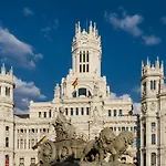 Exclusive Quietness In The Heart Of Madrid With Public Parking, Breakfast, 2 Bathrooms