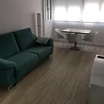 Moderno,tranquilo, entrada autónoma y fácil aparcamiento.