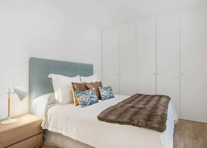 Charming 1-Bedroom Apartment In Central Madrid Stylish Retreat For 2, Alonso Martinez I