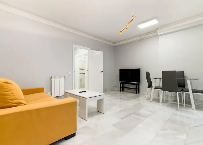 Cozy And Comfortable Apartment In Plaza Castilla