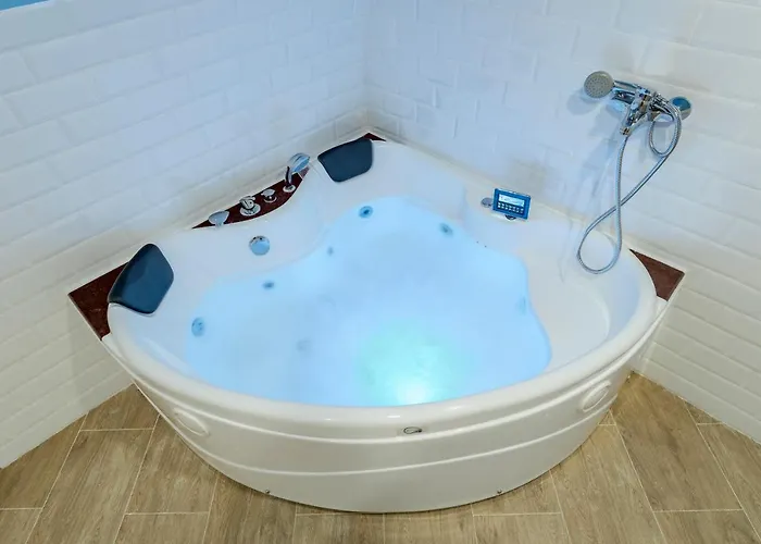 El Triangulo Del Arte - Jacuzzi