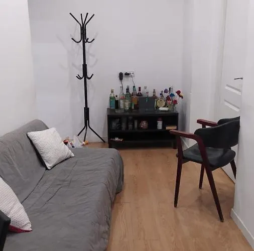 Apartamento 2 Dormitorios Cerca De Manuel Becerra