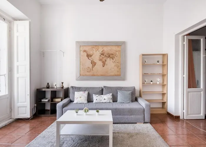 Comfy 4 Rooms Apt In The Heart Of Chueca