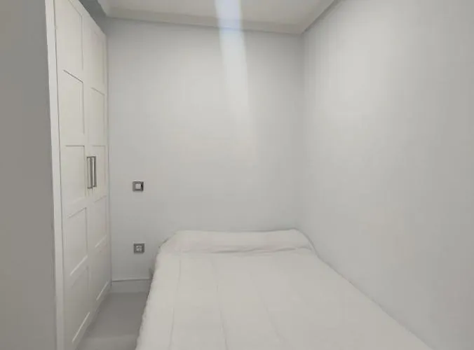 Room In Bb - Lavapies - Private Double Room In Madrid