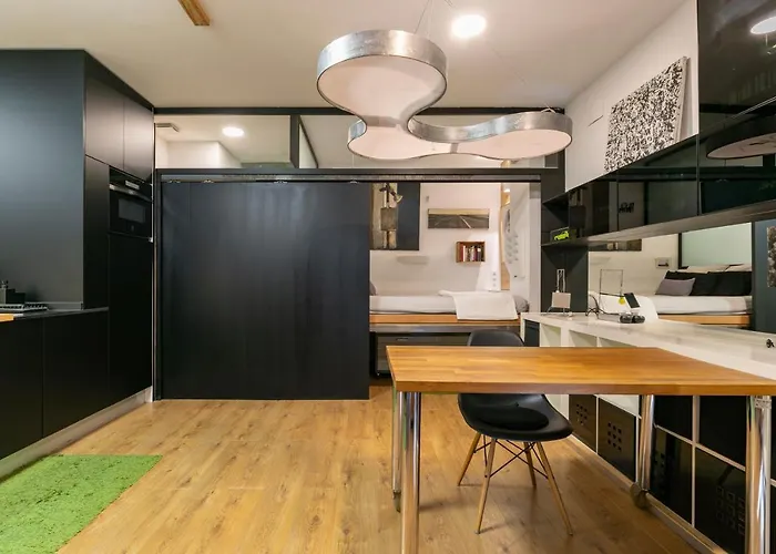 Homeabout Madrid Río Apartment