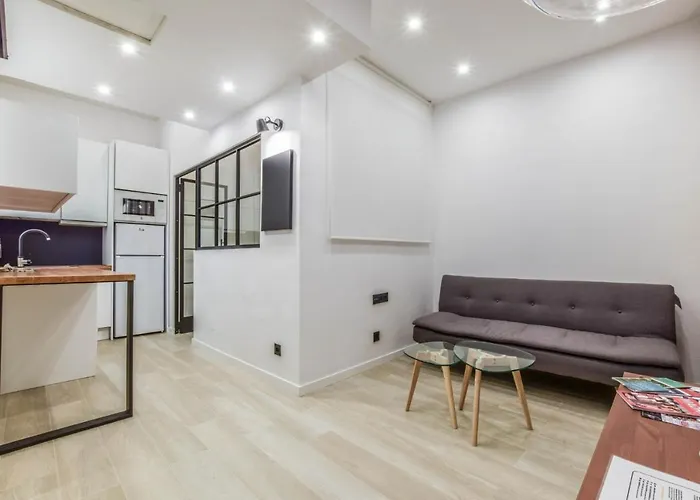 Pequeno Apartamento Reformado En Malasana