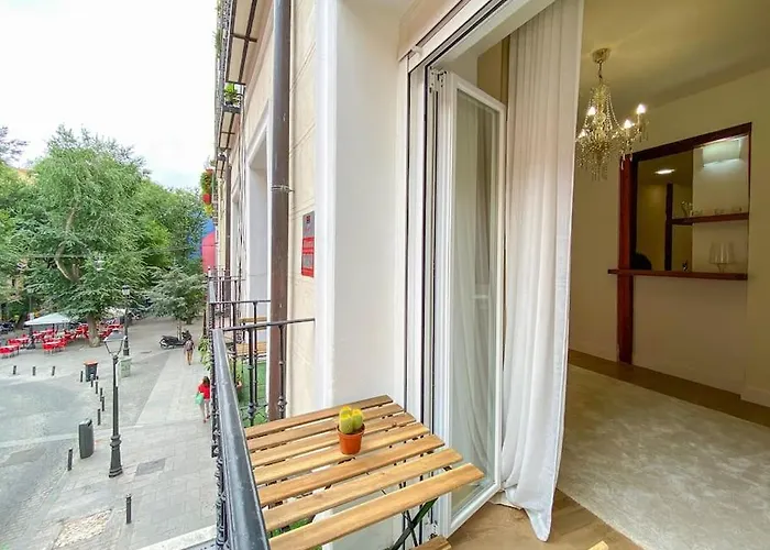 New Lavapies Spacious Flat, 2 Bedrooms And 2 Balconies