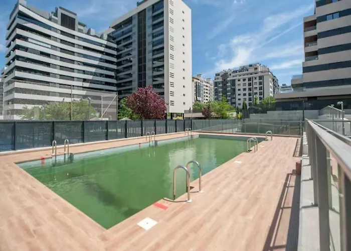 Moderno Y Lujoso Apartamento En Urbanizacion Privada Con Terraza De Diseno En Valdebebas / Ciudad Deportiva Real Madrid / Feria De Madrid