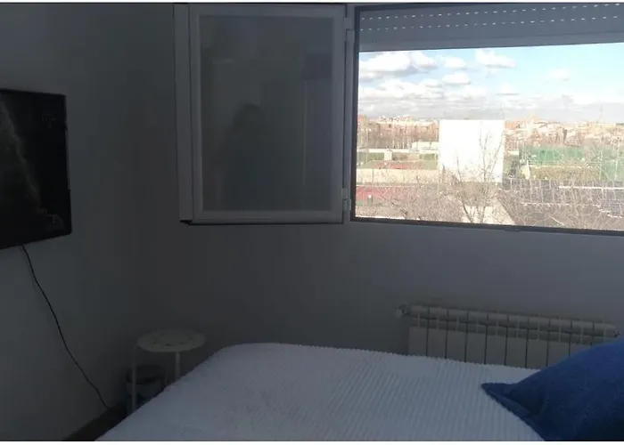 Amplia Habitacion En Vivienda Duplex