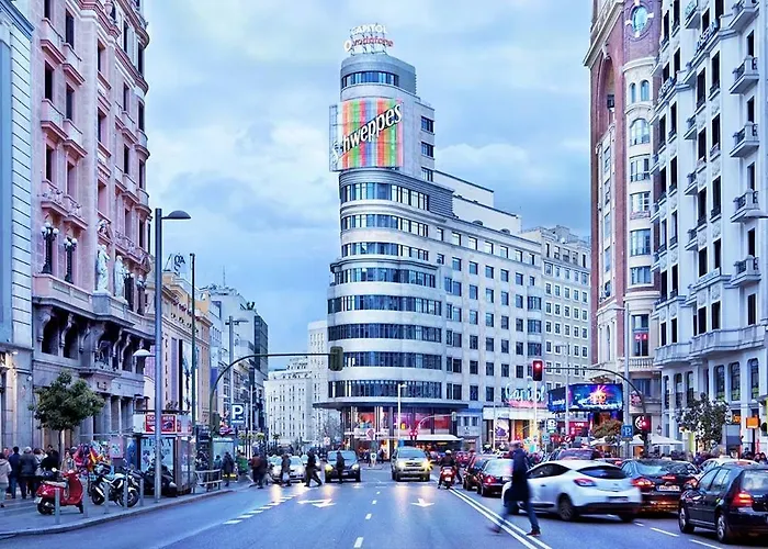 Punta Me Suites Next To Gran Via