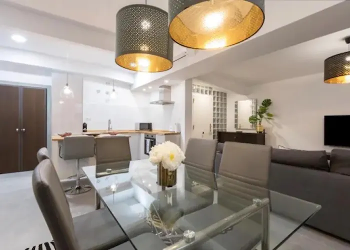 2 Bedrooms 2 Bathrooms Furnished - Plaza Mayor - Spacious & Equipped - Mintystay