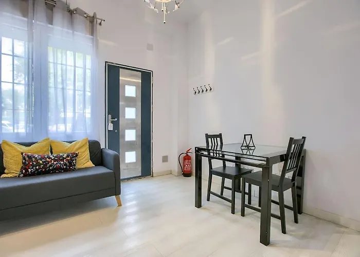 Cozy Getaway In Madrid