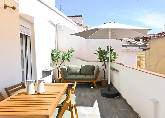 For You Rentals Apartamento De Dos Dormitorios Con Terraza En El Corazon De Malasana Ecl4ºa
