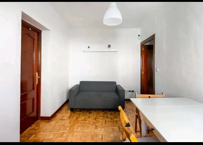 Luminosa Habitacion En Apartamento Compartido