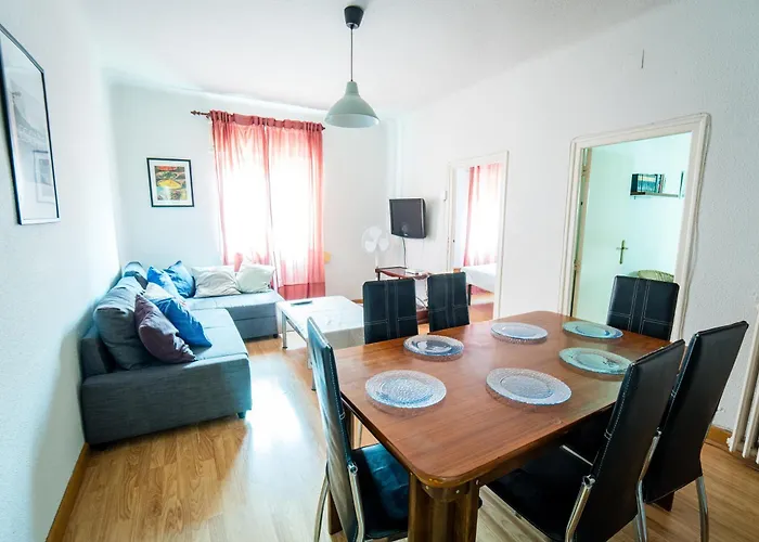 Amplio Apartamento En Chamberi By Bebalmy