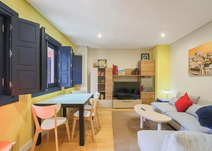 Two Bedroom Apartment Plaza Mayor By Sharingco