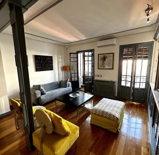 Apartamento Con Parking En Centro De Madrid-Chamberi