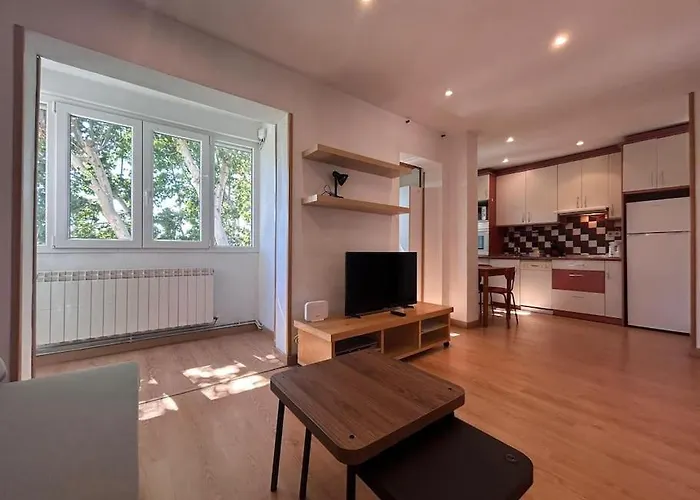 Luminous Apartment In Imperial Neighborhood Melanc