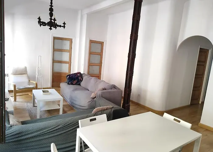Stunning Apartment For 7 Pax - Cvb