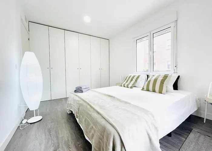 Apartamentos Dos Habs Madrid Urgel R3