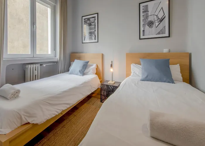 Excelente Piso De 3 Habitaciones En La Latina-Centro