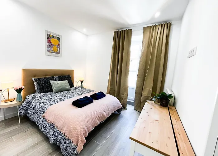 Madrid Private Rooms - Ferrer