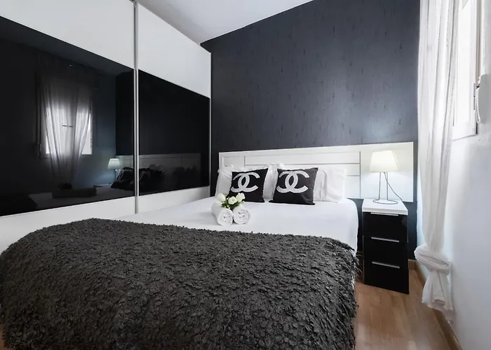 Apartamentos Day Madrid BALLESTA Centro Gran Via Sol Malasaña