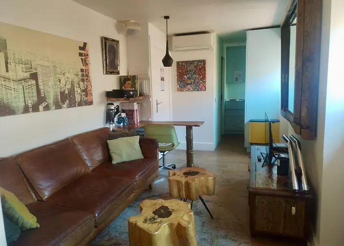 Exclusivo Y Acogedor Piso Con Encanto En Plaza Chueca, Con Aire Acondicionado Y Calefaccion