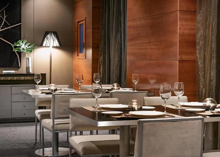 Ac Hotel Los Vascos By Marriott